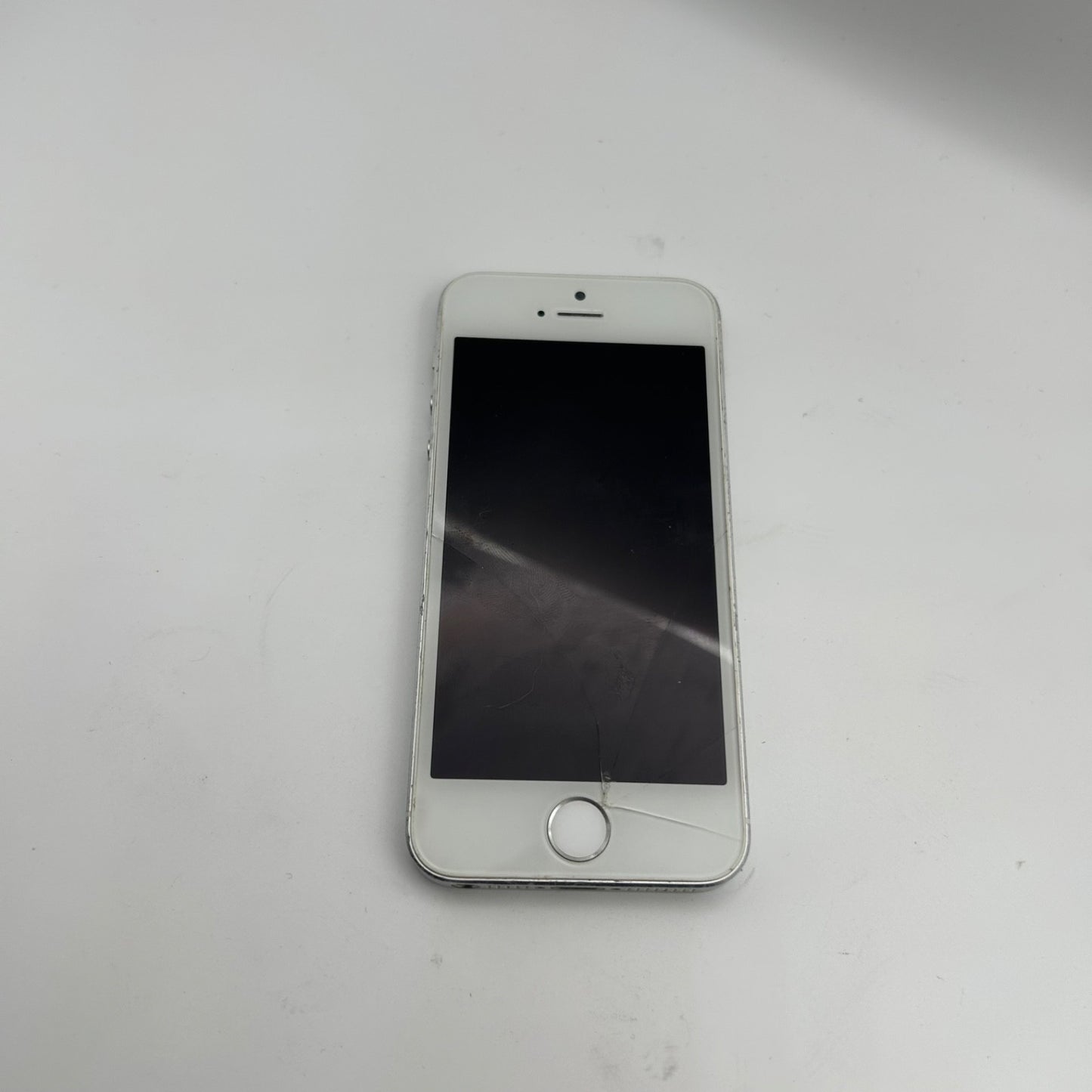Apple iPhone 5s Silver 16GB Model A1453 – For Parts Only