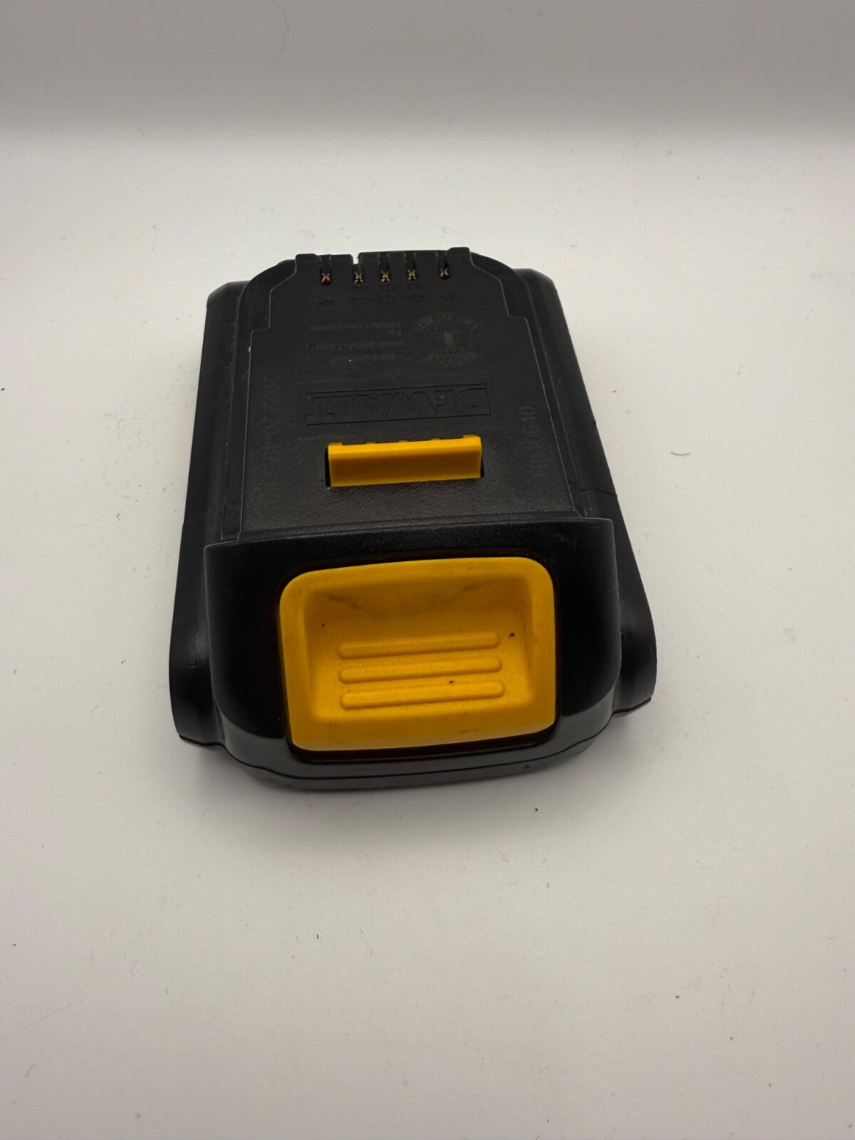 DEWALT DCB207 BATTERY (P07011153)