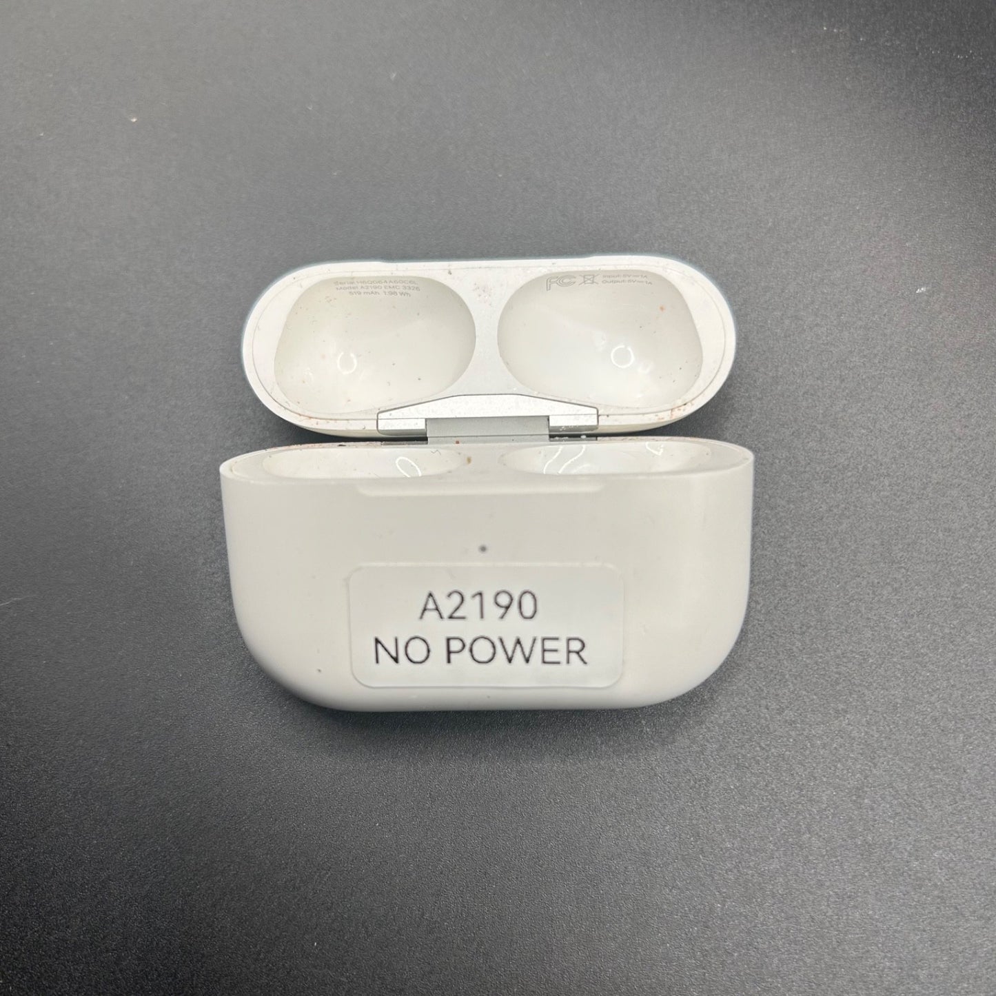 Apple AirPods Pro 1st Gen Charging Case A2190 – No Power / For Parts