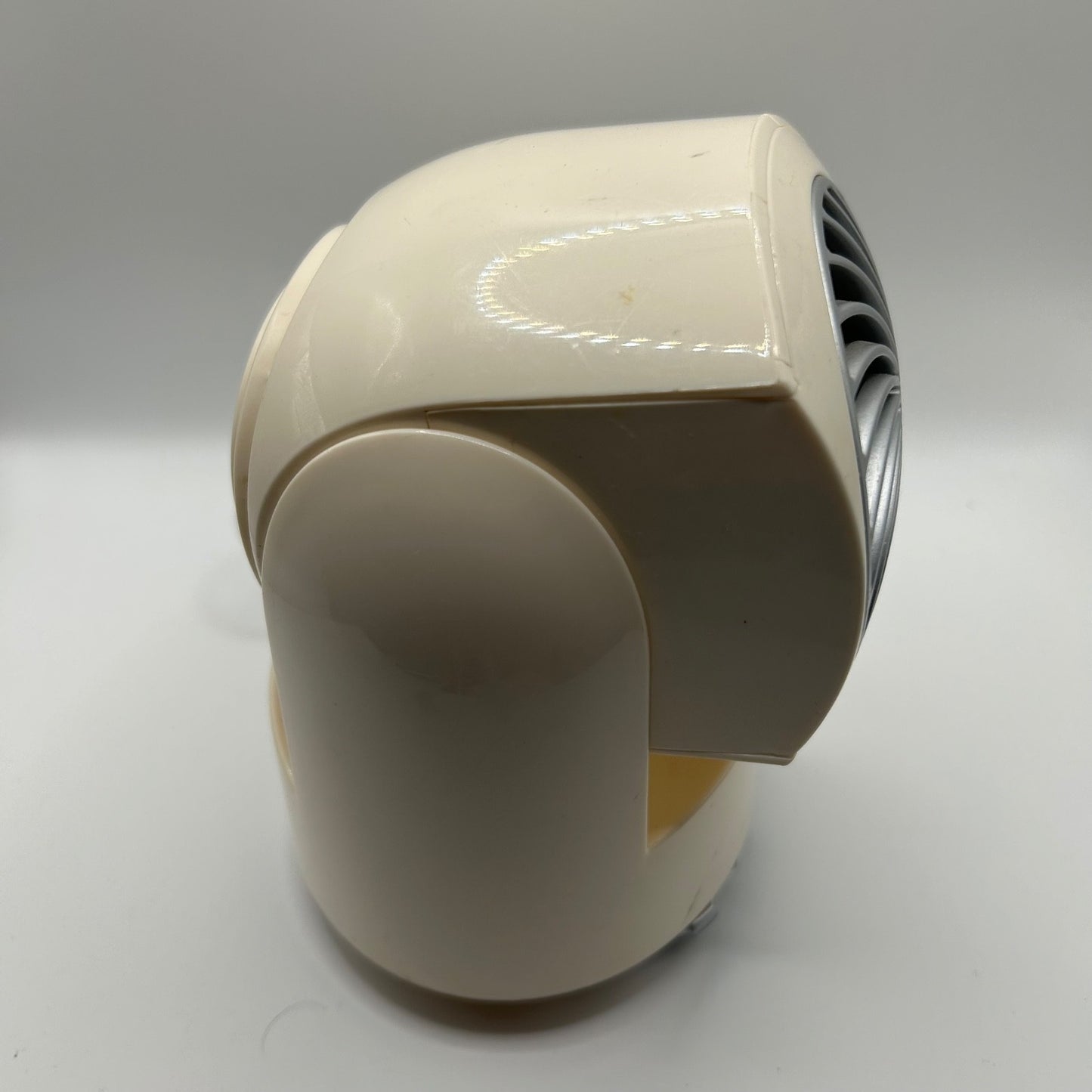 Vornado Flippi V6 Personal Air Circulator Fan – Cream White Compact