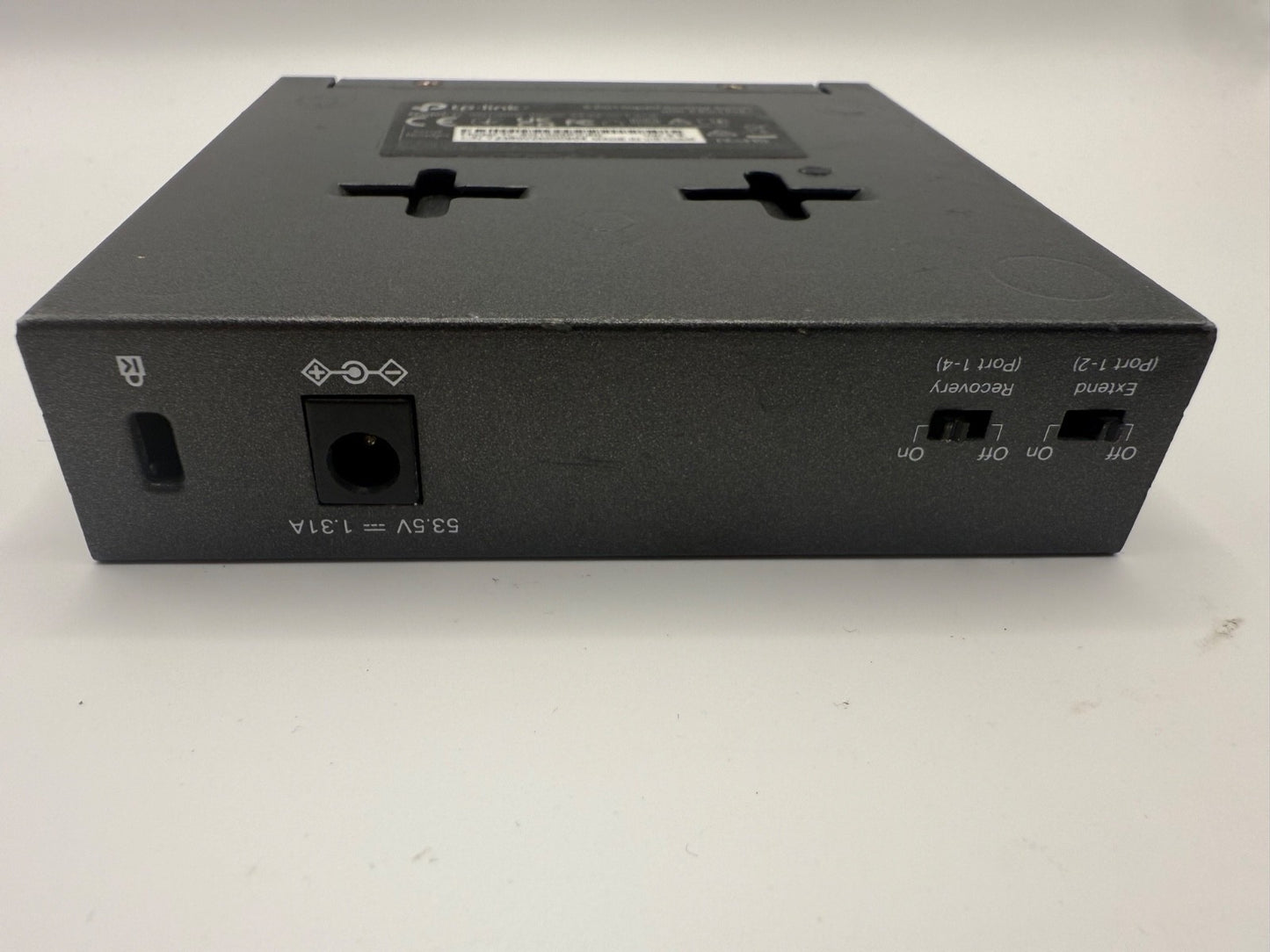 TP-Link TL-SG1005P 5-Port Gigabit Ethernet Switch (PARTS ONLY) WATER DAMAGE
