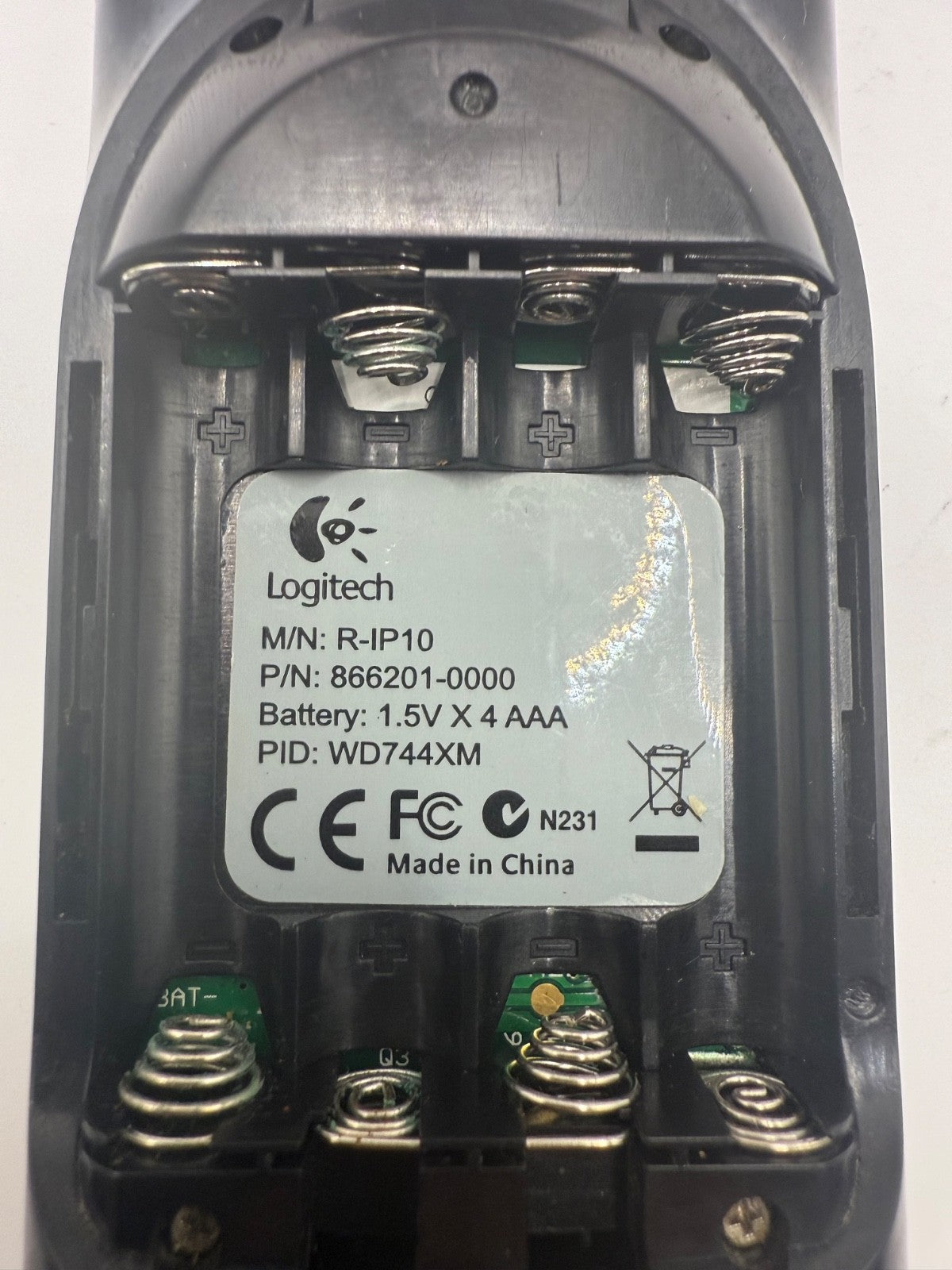 Logitech Harmony 550 Remote Control Smart Universal 866201-0000 R-IP10 FOR PARTS