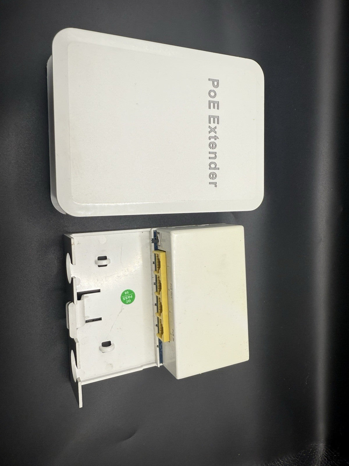 YuanLey Outdoor Gigabit PoE Extender 1 in 3 Out 802.3af/at 4 Port