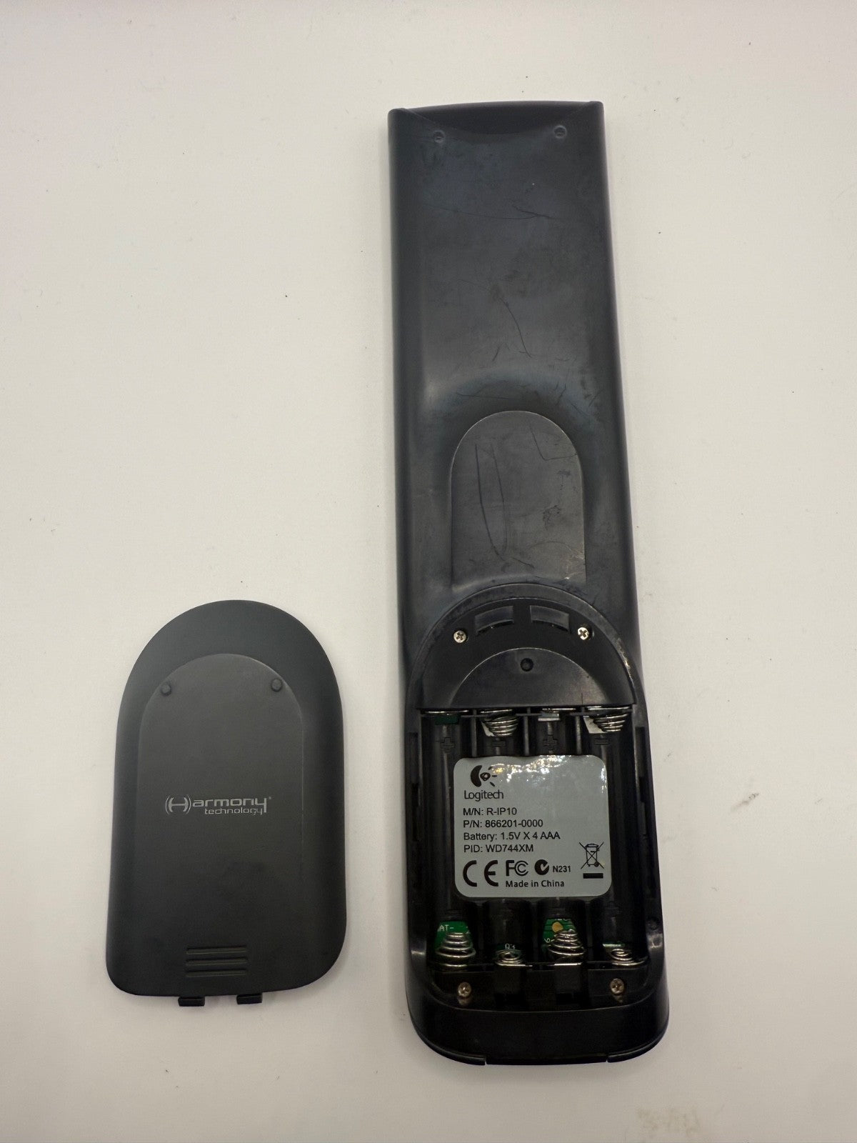 Logitech Harmony 550 Remote Control Smart Universal 866201-0000 R-IP10 FOR PARTS