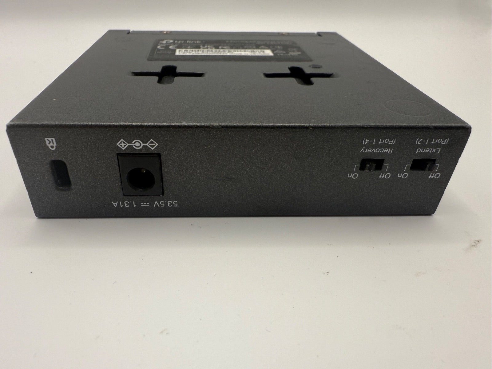 TP-Link TL-SG1005P 5-Port Gigabit Ethernet Switch (PARTS ONLY) WATER DAMAGE