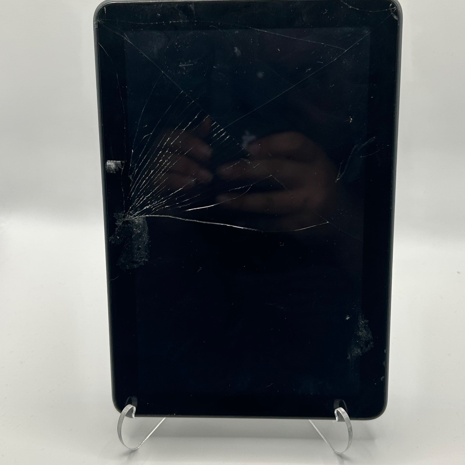 Amazon Fire 7 Tablet (9th Gen) 16GB Black K72LL3 – Cracked Screen