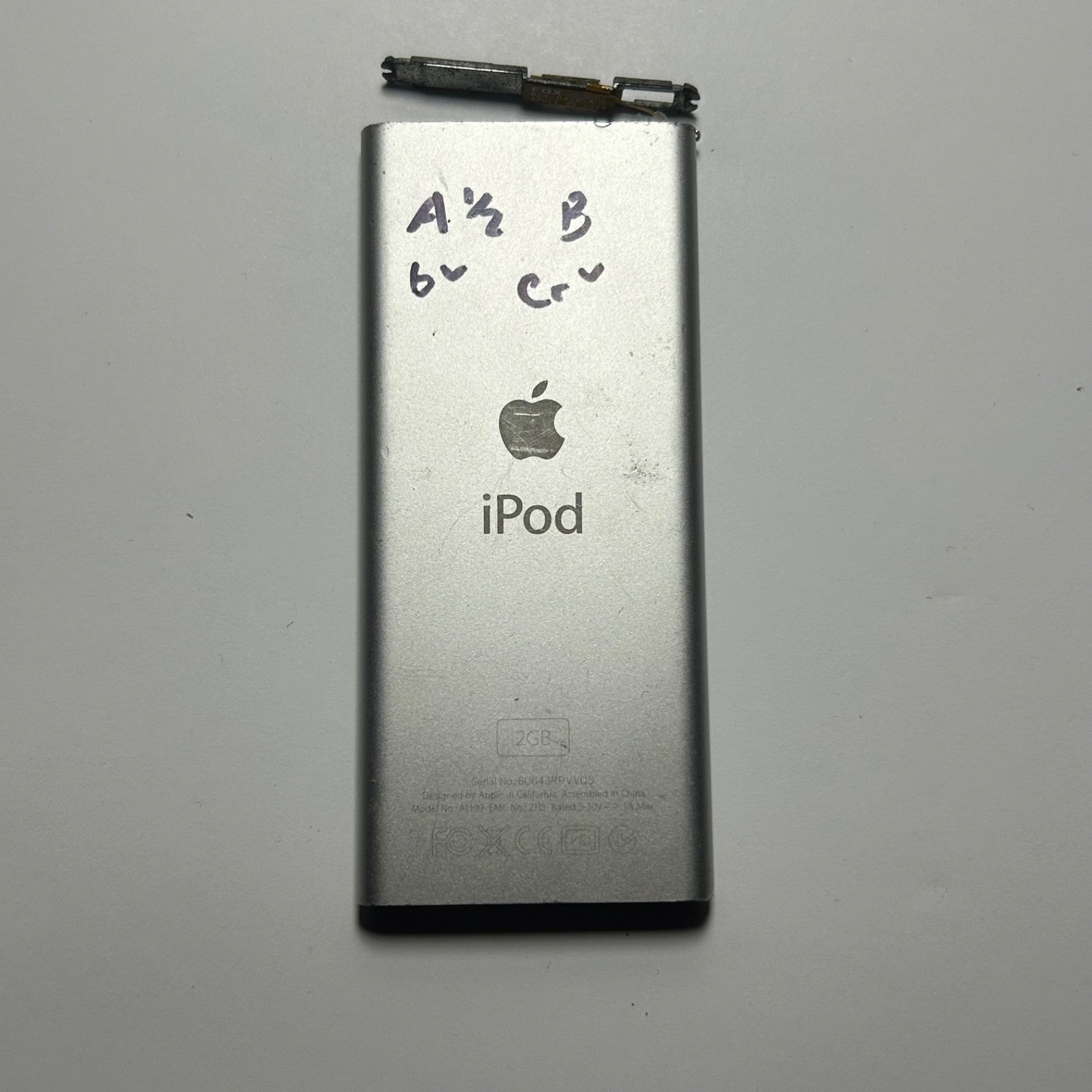 Apple iPod Nano 2GB Silver A1199 2nd Gen – Parts Only, Damaged