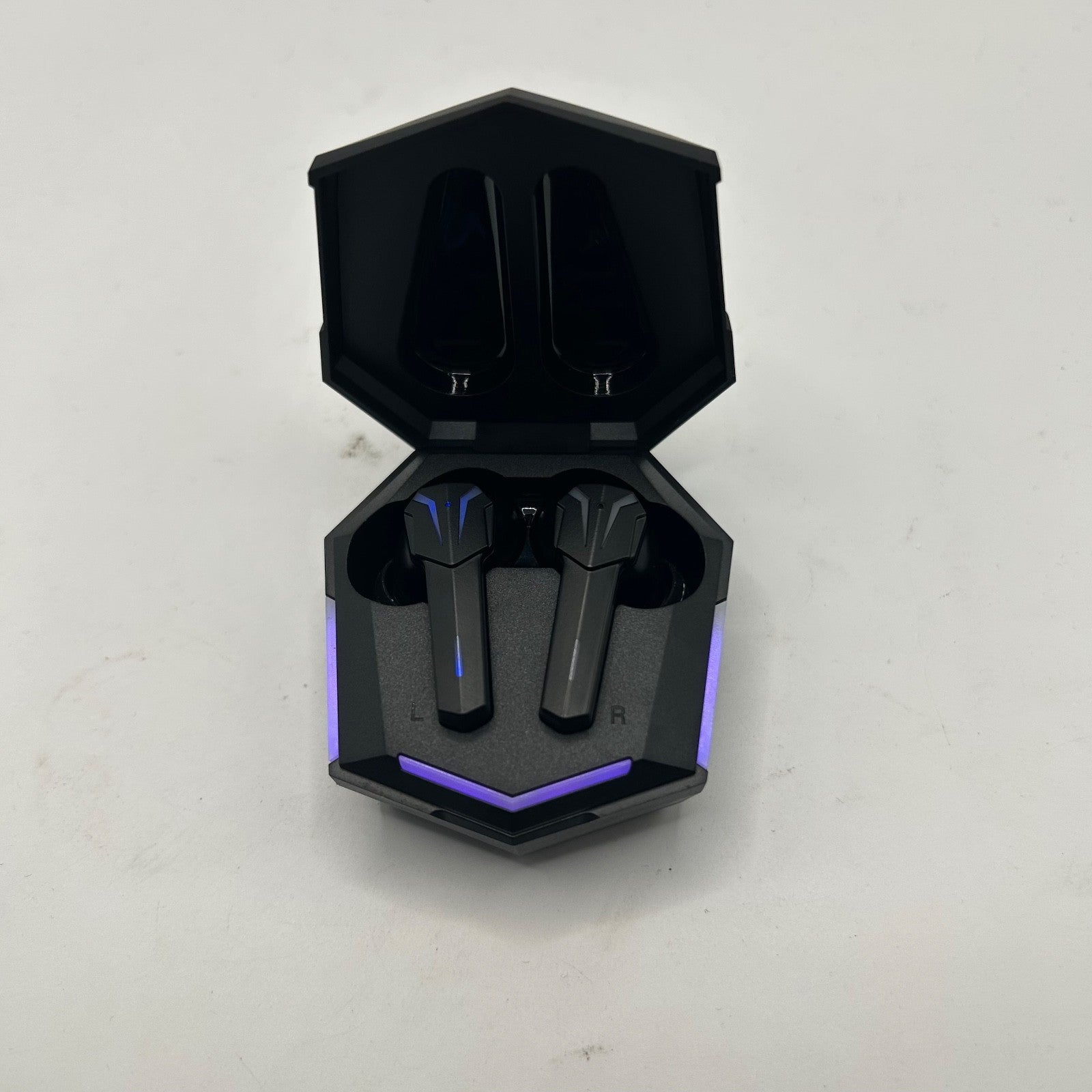 bHip True Wireless Earbuds Bluetooth 5.0 Gaming Style with Charging Case