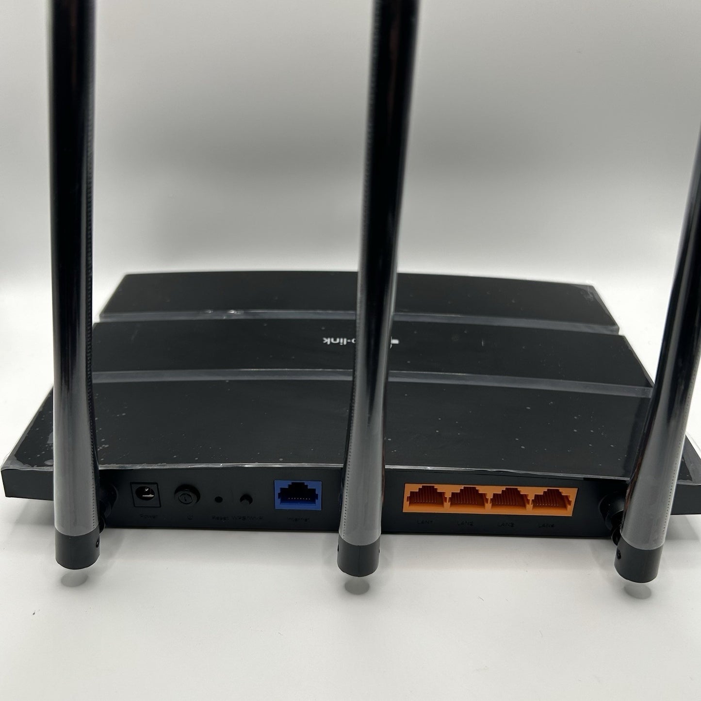 TP-Link Archer A8 AC1900 MU-MIMO Dual Band Gigabit WiFi Router